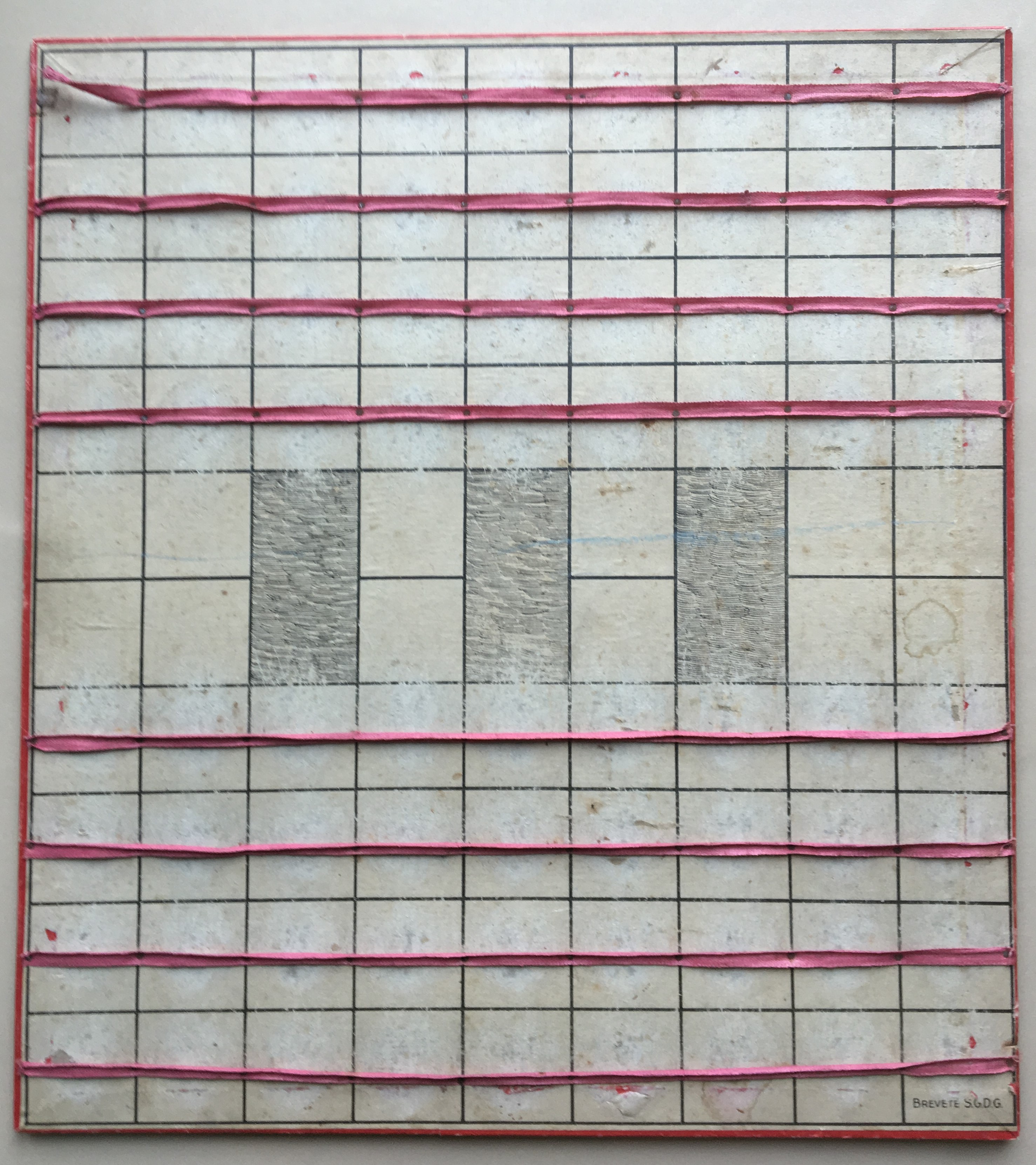 Attaque Board With Ribbons