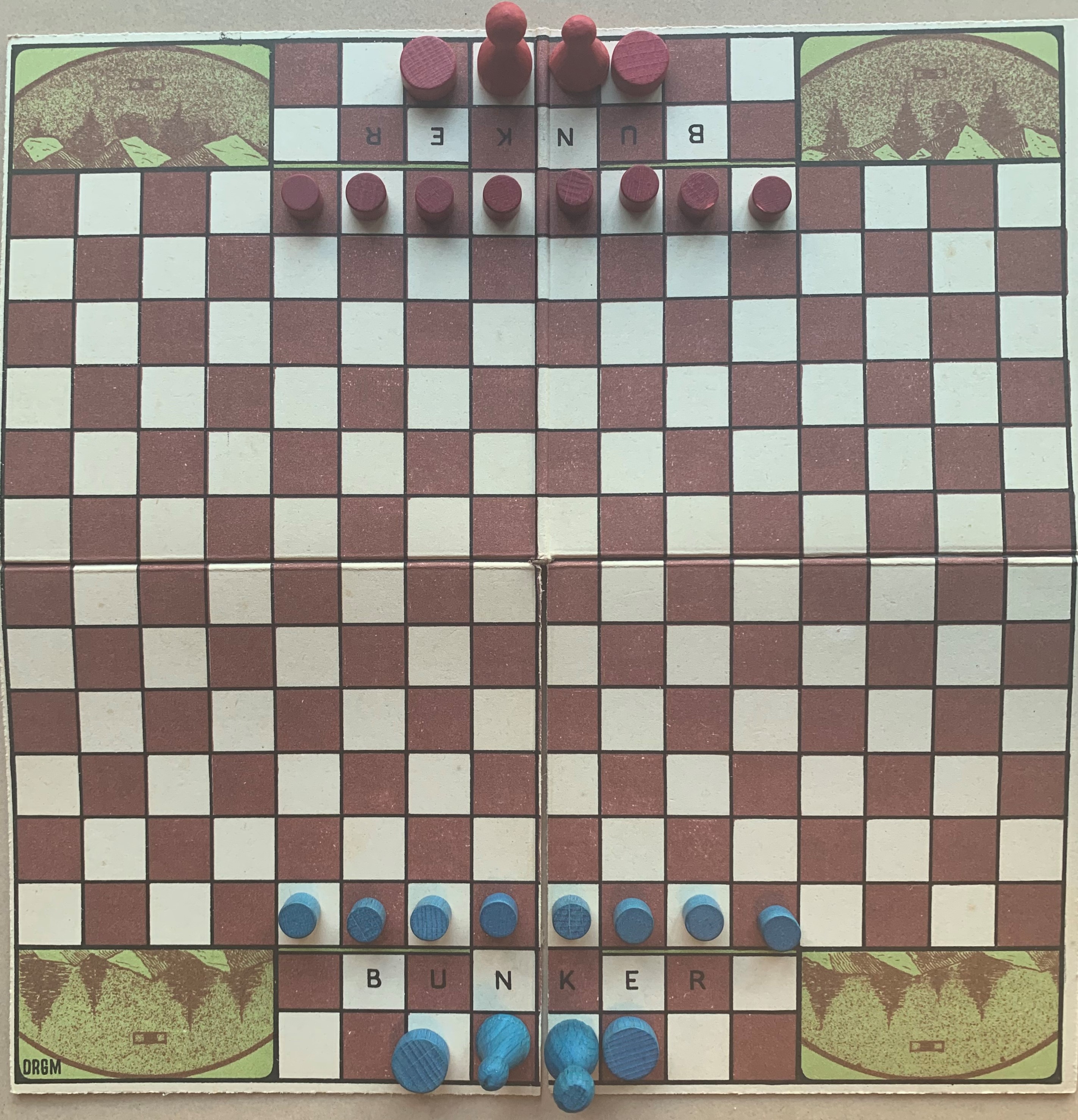 Overhead view of Das Bunkerspiel board setup